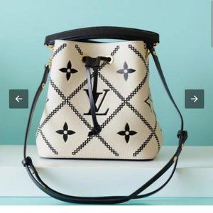 LOUIS VUITTON NEONOE HANDBAG.